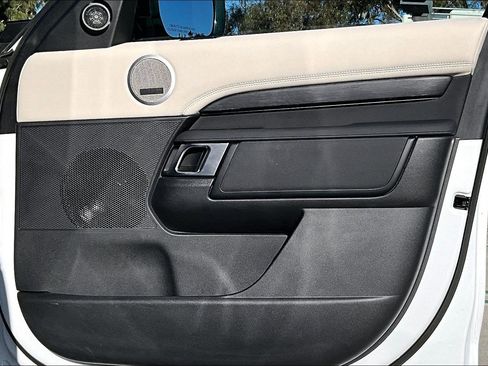 Used 2023 Land Rover Discovery HSE R-Dynamic image 28