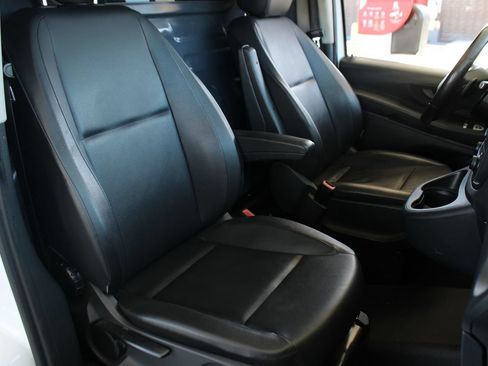 Used 2022 Mercedes-Benz Metris image 23