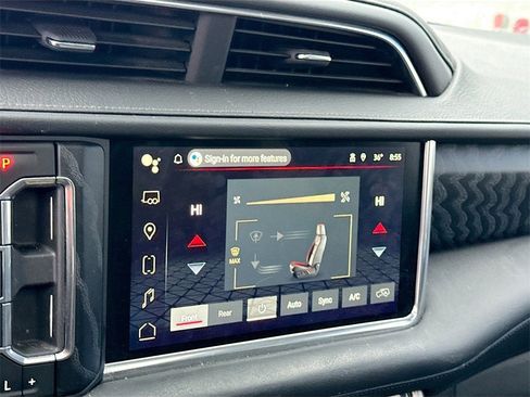 Used 2024 GMC Yukon Denali image 4