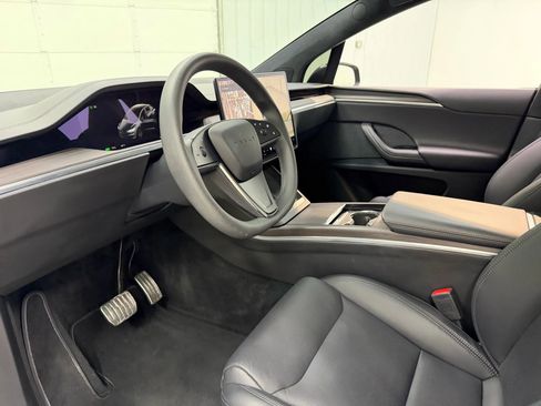 Used 2024 Tesla Model X image 12
