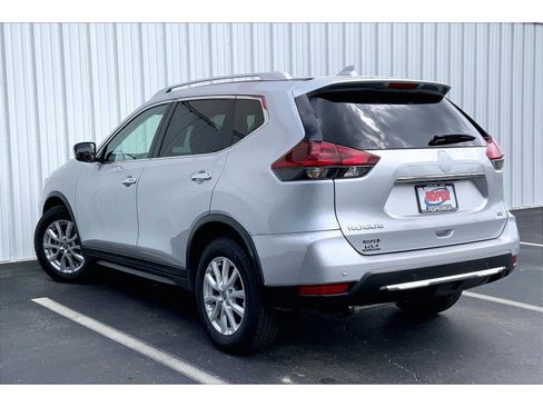 Used 2020 Nissan Rogue SV FWD image 10