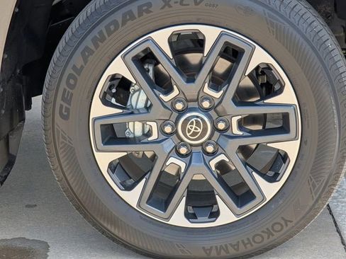 Used 2024 Toyota Tundra Limited image 13