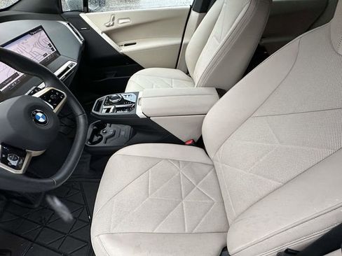 Used 2026 BMW iX xDrive45 image 22