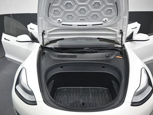 Used 2021 Tesla Model 3 Standard Range Plus image 37