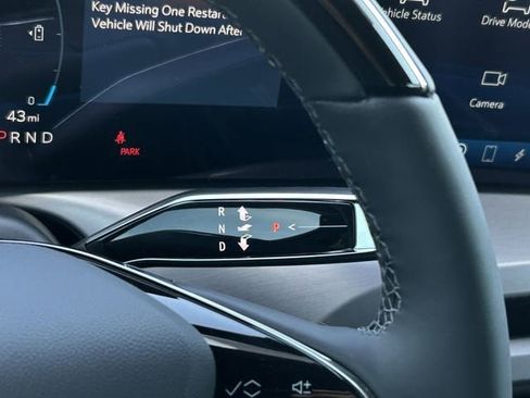 New 2026 Cadillac Vistiq Luxury image 16