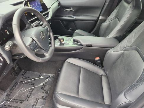Used 2025 Lexus UX 300h FWD w/ Accessory Package (Z2) image 4