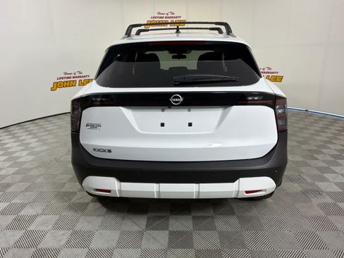 New 2026 Nissan Kicks SV w/ Cold Weather Package FWD image 4