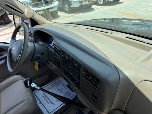 Used 2004 Ford F350 XL image 37
