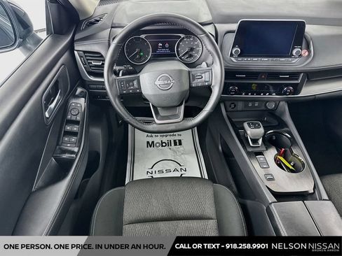 Certified 2025 Nissan Rogue SV FWD image 20