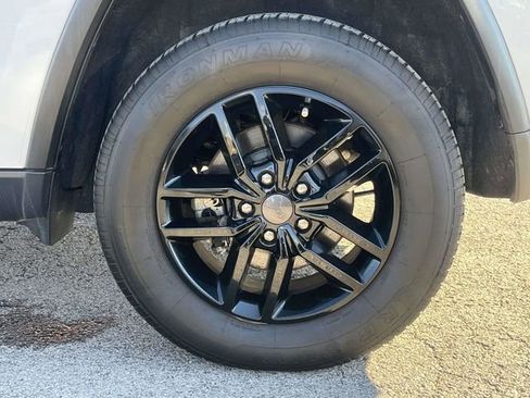 Used 2022 Jeep Grand Cherokee Limited image 11