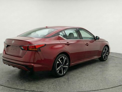 Used 2025 Nissan Altima 2.5 SV image 9