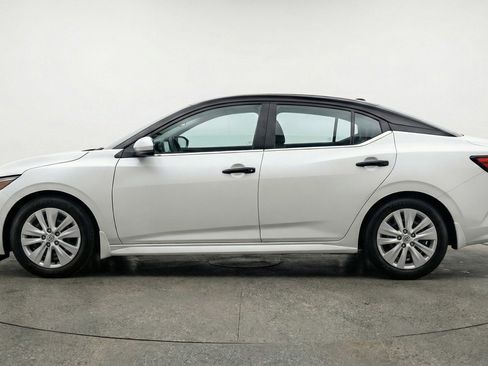 Used 2025 Nissan Sentra S image 5