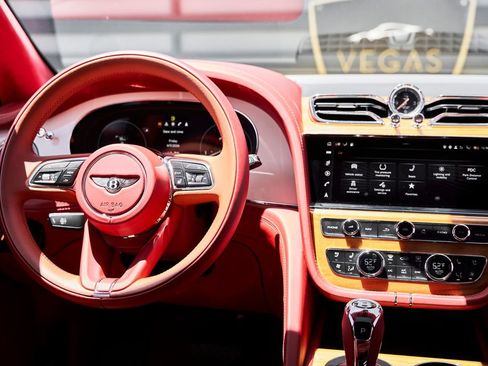 Used 2023 Bentley Bentayga AWD/4WD image 56