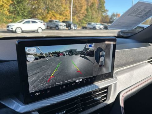 Used 2025 Ford Explorer ST-Line w/ ST-Line Street Pack image 25