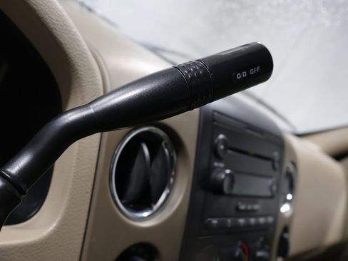 Used 2004 Ford F150 XLT image 29