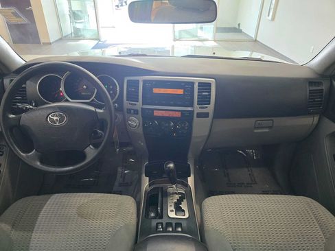 Used 2006 Toyota 4Runner SR5 AWD/4WD image 10