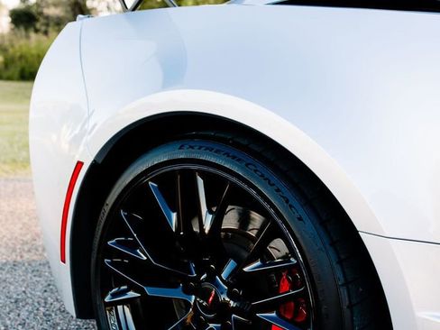 Used 2016 Chevrolet Corvette Z06 w/ 2LZ Preferred Equipment Group image 9