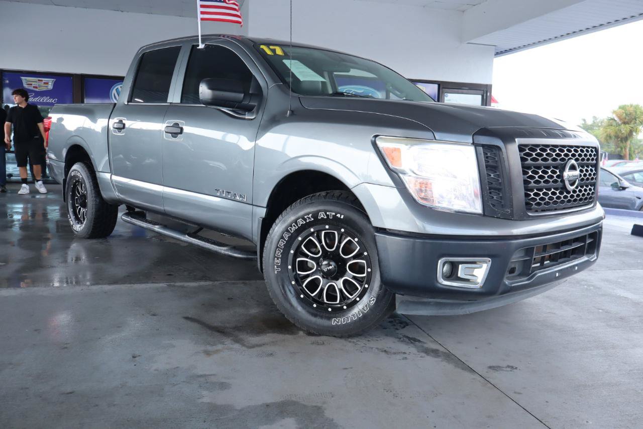 Used 2017 Nissan Titan S AWD/4WD image 3