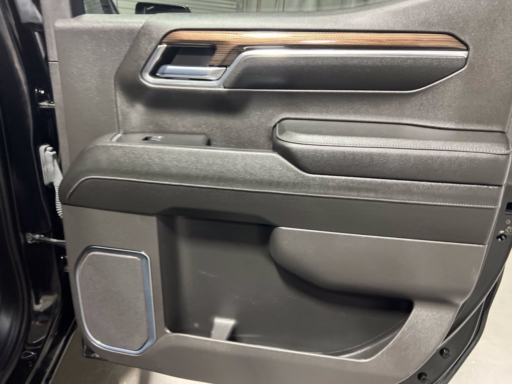 Used 2024 Chevrolet Silverado 1500 LT AWD/4WD image 13