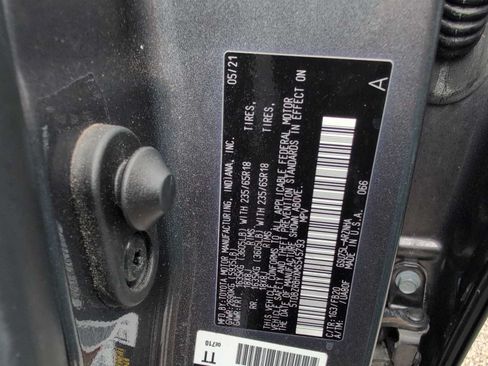 Used 2021 Toyota Highlander LE AWD/4WD image 36