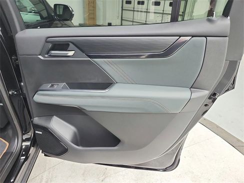 New 2026 GMC Acadia AT4 w/ Super Cruise Package image 44