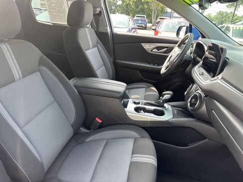 Used 2024 Chevrolet Blazer LT w/ Convenience Package FWD image 6