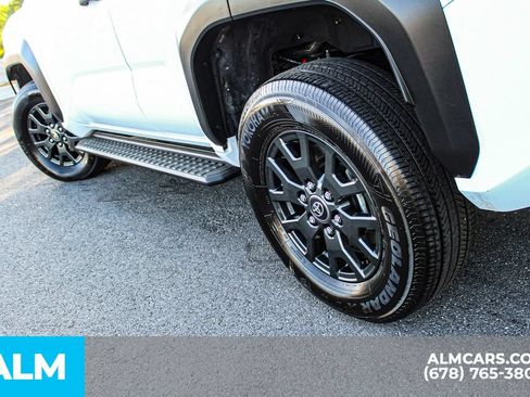 Used 2025 Toyota 4Runner SR5 AWD/4WD image 14