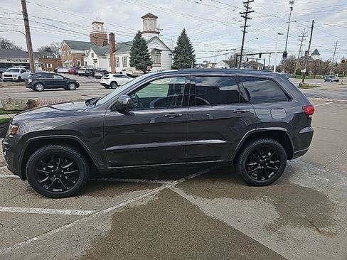 Certified 2021 Jeep Grand Cherokee Laredo X image 8