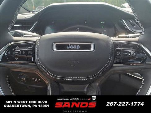 New 2023 Jeep Grand Cherokee Overland w/ Luxury Tech Group IV image 16