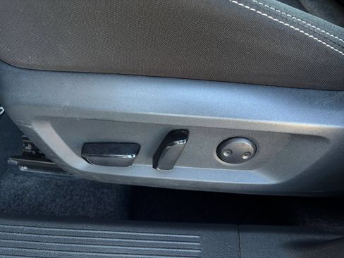 Used 2025 Nissan Rogue SV FWD image 22