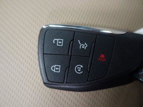 New 2026 Chevrolet Equinox ACTIV w/ Convenience Package III image 17