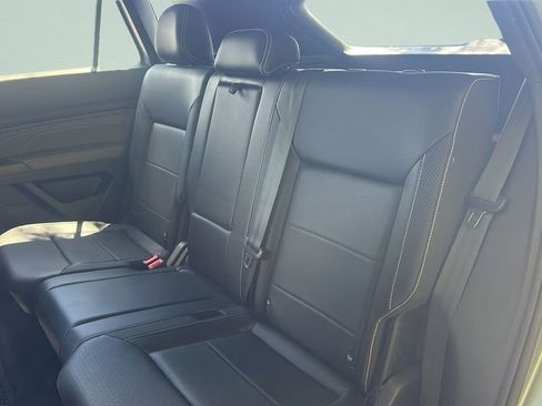 Used 2021 Volkswagen Atlas Cross Sport SE image 28