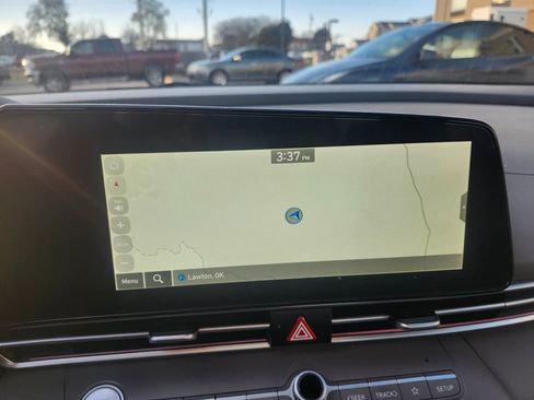 Used 2025 Hyundai Elantra SEL image 10