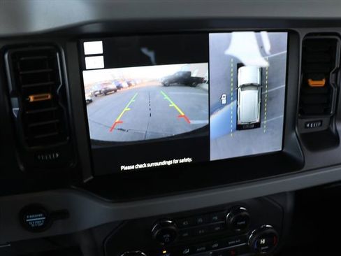 Used 2023 Ford Bronco Badlands image 26