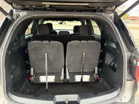 Used 2018 Ford Explorer XLT w/ Equipment Group 201A image 8