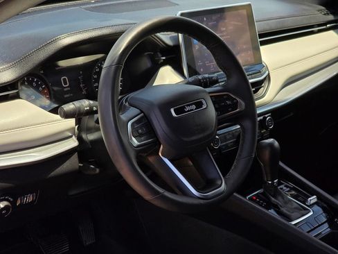 Used 2025 Jeep Compass Limited AWD/4WD image 28