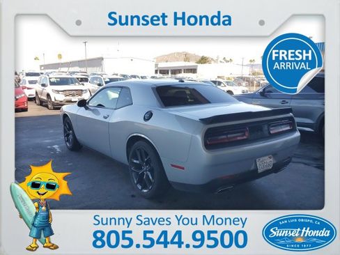 Used 2021 Dodge Challenger SXT w/ Blacktop Package image 9