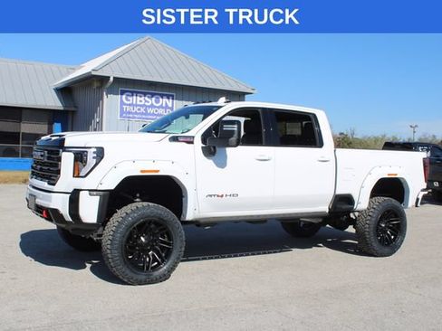 Used 2025 GMC Sierra 2500 AT4 w/ AT4 Premium Plus Package AWD/4WD image 4