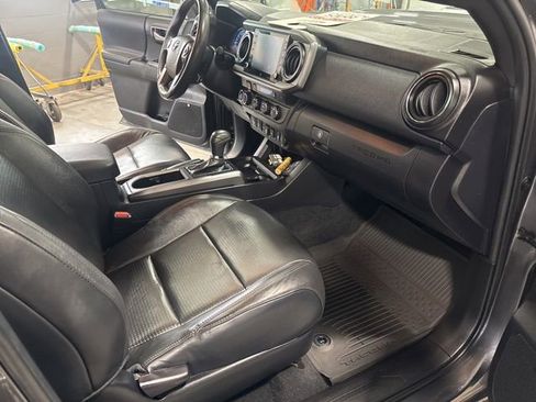 Used 2023 Toyota Tacoma TRD Sport image 20