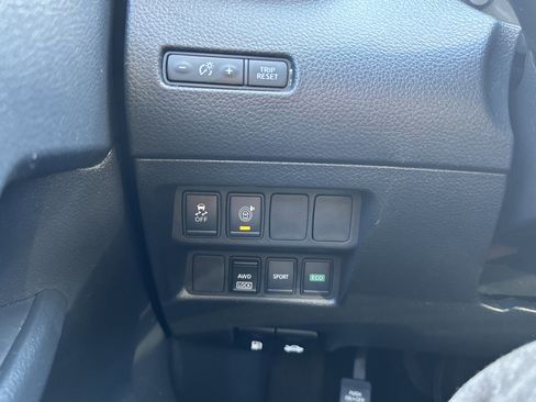 Used 2017 Nissan Rogue SV image 23