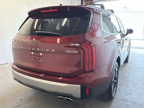 Used 2023 Kia Telluride S w/ S Sunroof Package FWD image 5