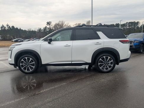 New 2026 Nissan Pathfinder Platinum w/ Cargo Package image 6