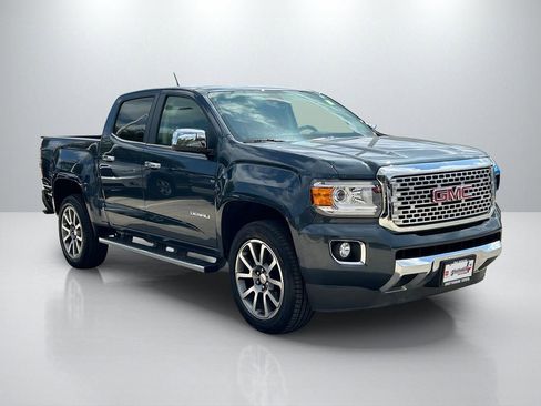 Used 2019 GMC Canyon Denali image 3