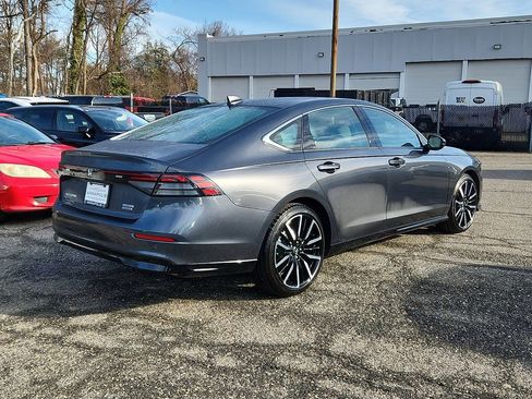 Used 2025 Honda Accord Touring image 6