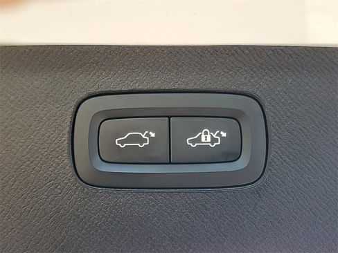 Certified 2023 Volvo XC90 B6 Plus w/ Protection Package image 10