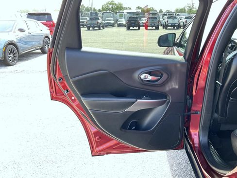 Used 2020 Jeep Cherokee Limited AWD/4WD image 20