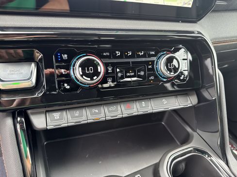 New 2026 GMC Sierra 2500 AT4 w/ AT4 Premium Plus Package AWD/4WD image 17