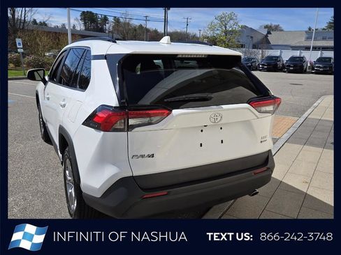 Used 2025 Toyota RAV4 XLE AWD/4WD image 11