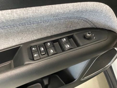 New 2025 Jeep Compass Sport image 11