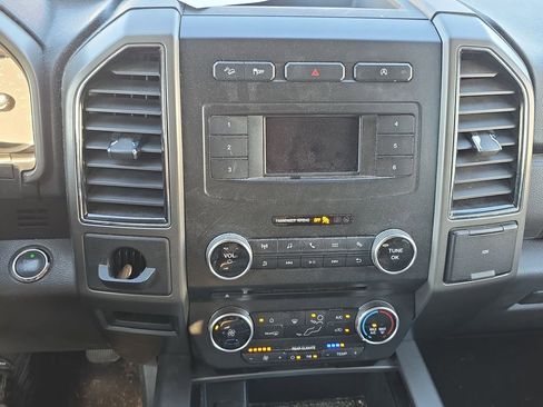 Used 2018 Ford Expedition XLT w/ Equipment Group 201A AWD/4WD image 8